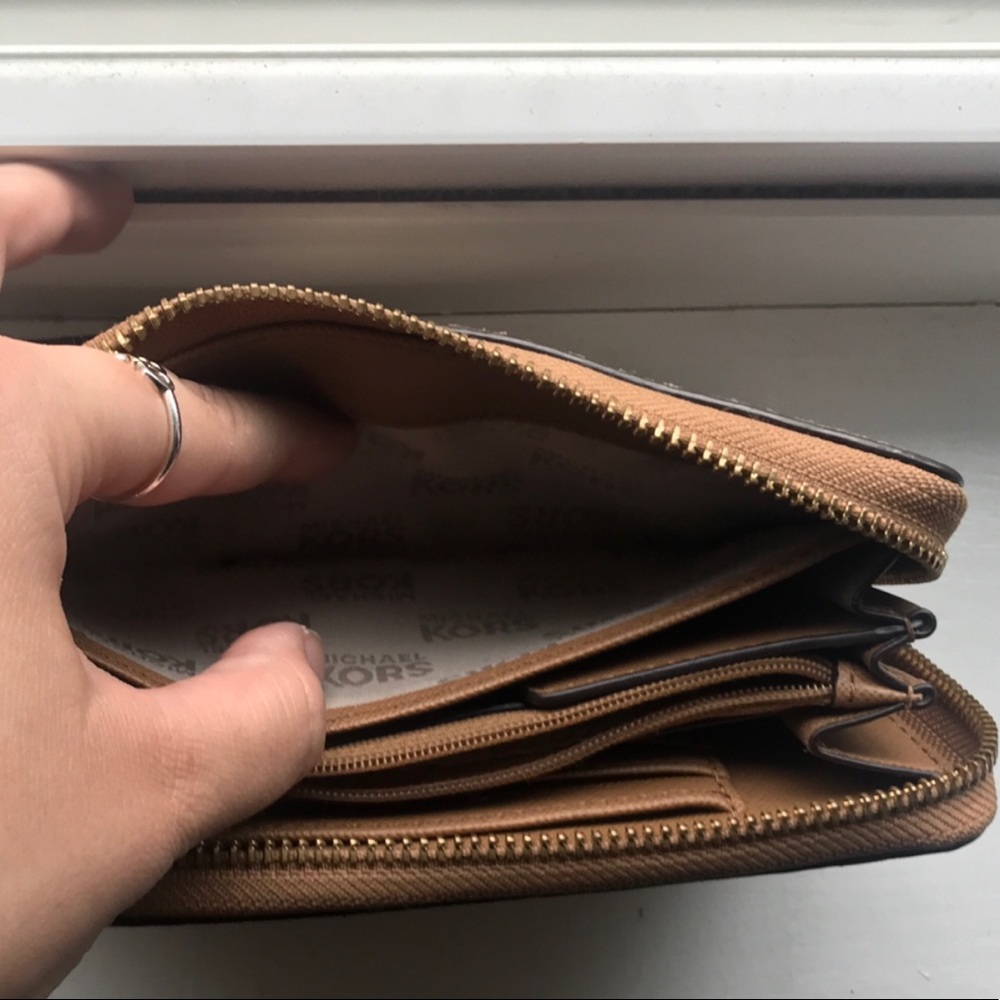 Micheal Kors Sand Python Brown Wristlet/Wallet - image 5